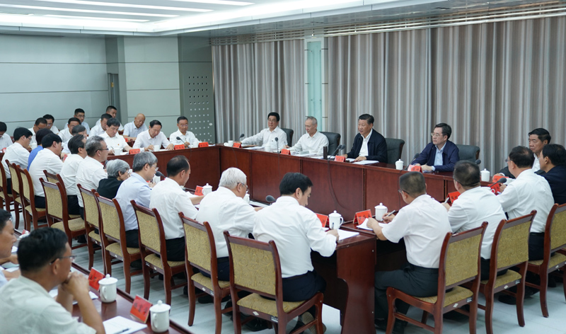 8月19日至22日，中共中央總書記、國家主席、中央軍委主席習近平在甘肅考察。這是19日下午，習近平在敦煌研究院同有關(guān)專家、學者和文化單位代表座談并發(fā)表重要講話。