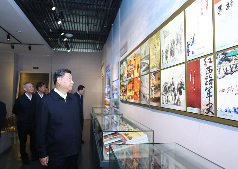 8月19日至22日，中共中央總書記、國家主席、中央軍委主席習近平在甘肅考察。這是20日上午，習近平在張掖市高臺縣參觀中國工農(nóng)紅軍西路軍紀念館。